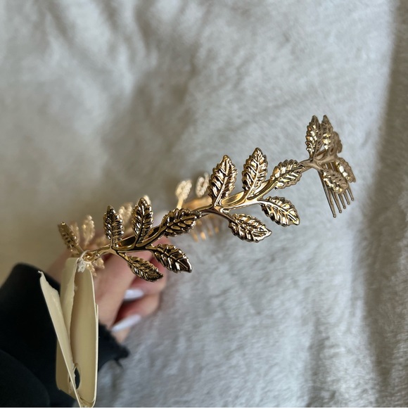Lovisa Gold Leaf Head Piece - Picture 6 of 12